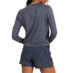 Vuori Daydream Crew Long-Sleeve T-Shirt - Women's -Outlet Nidecker Store vuori daydream crew long sleeve t shirt women s 4